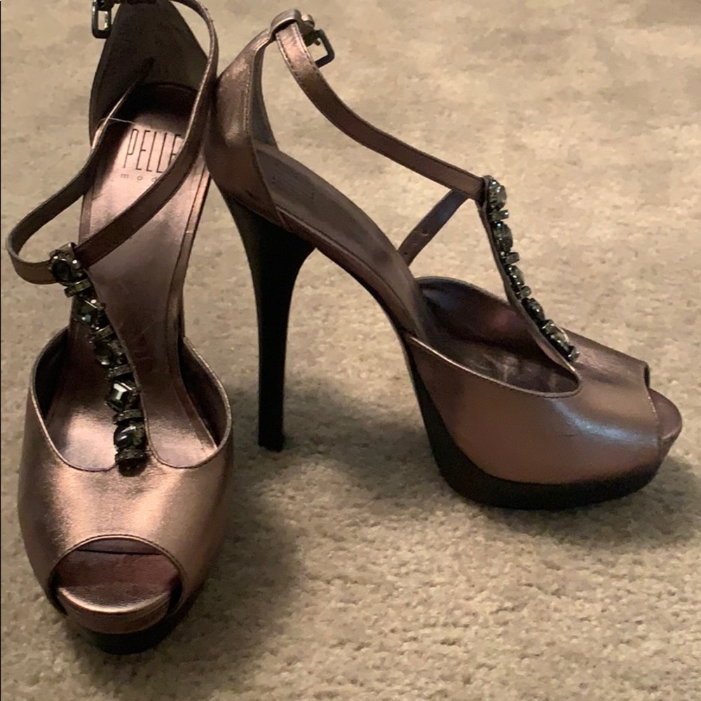 Shoes - Picture 2 of 5